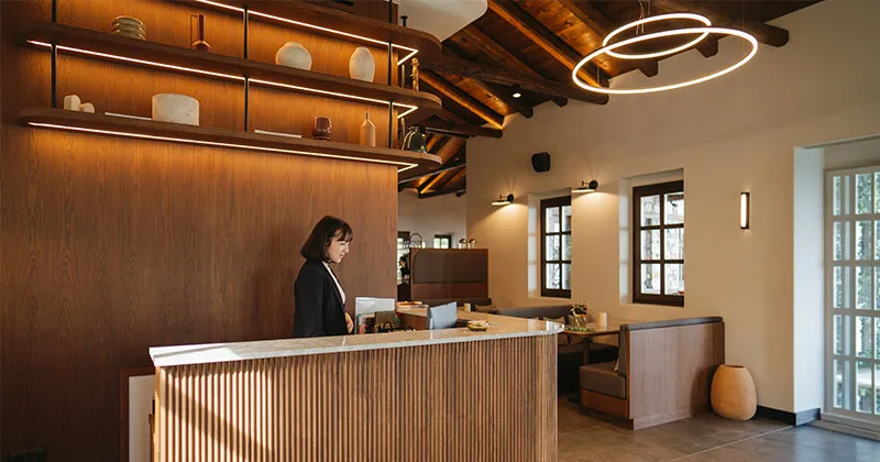 Reception hotel e area welcome: arredare l’accoglienza nella hospitality